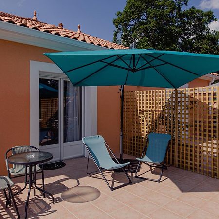 Villa Des Chenes-Adult Only Saint-Doulchard Exteriör bild