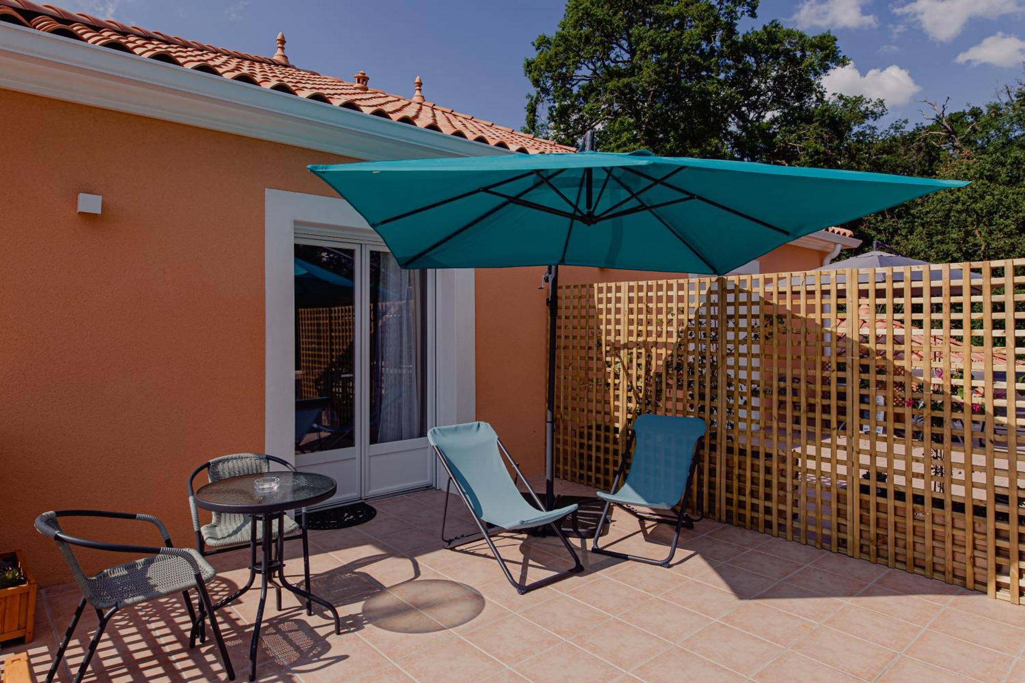 Villa Des Chenes-Adult Only Saint-Doulchard Exteriör bild