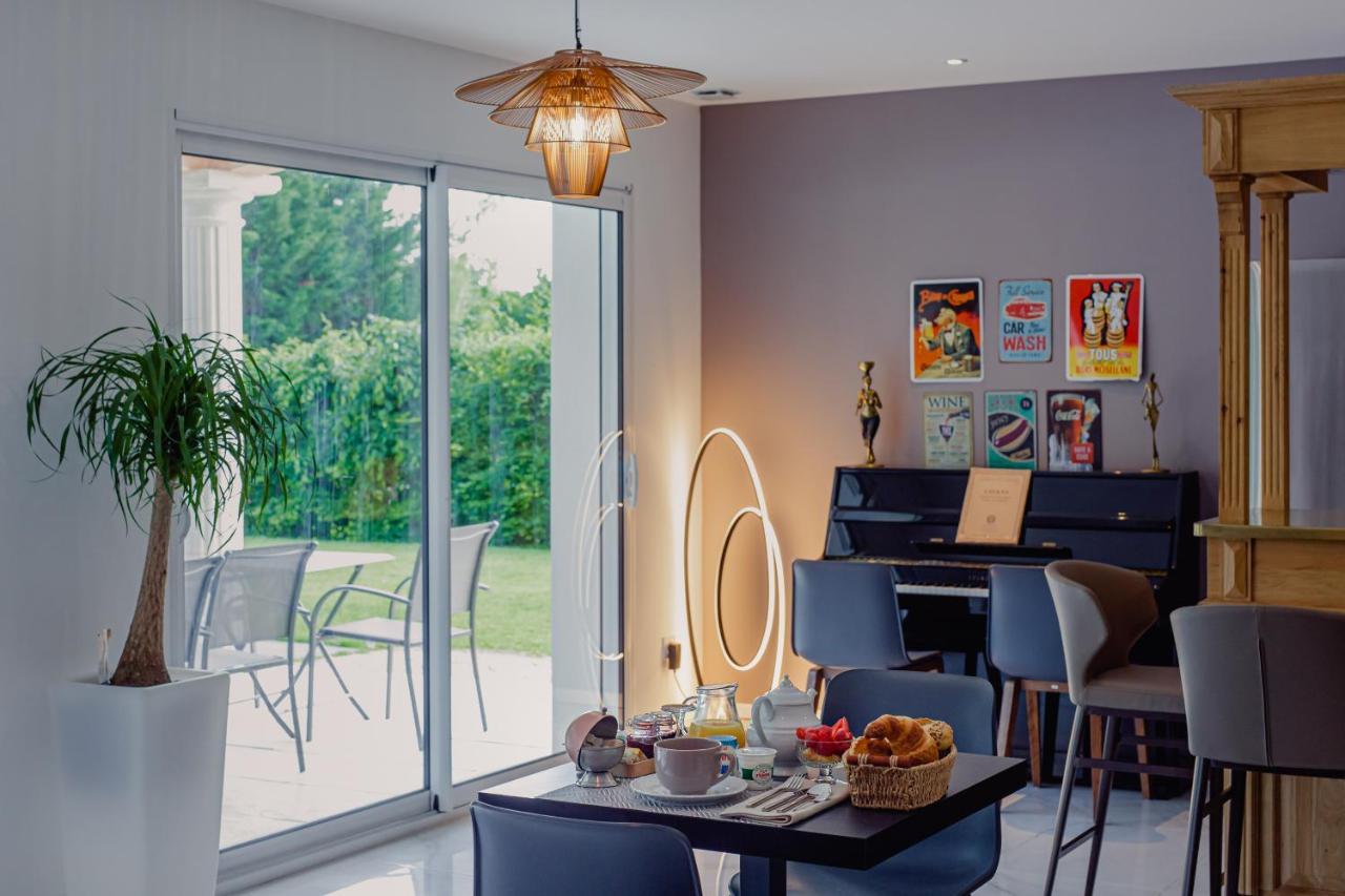 Villa Des Chenes-Adult Only Saint-Doulchard Exteriör bild